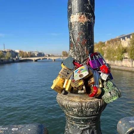 Elysees Charm Paris